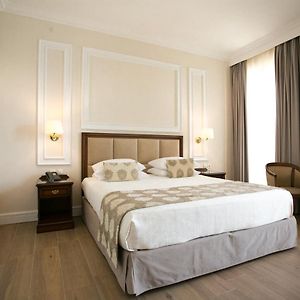 Deluxe Zimmer mit Kingsize-Bett